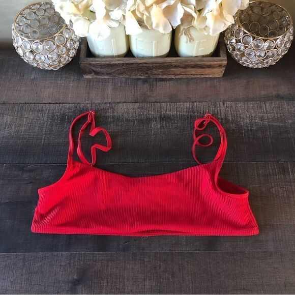 Frankie’s Bikini Top - Picture 1 of 5